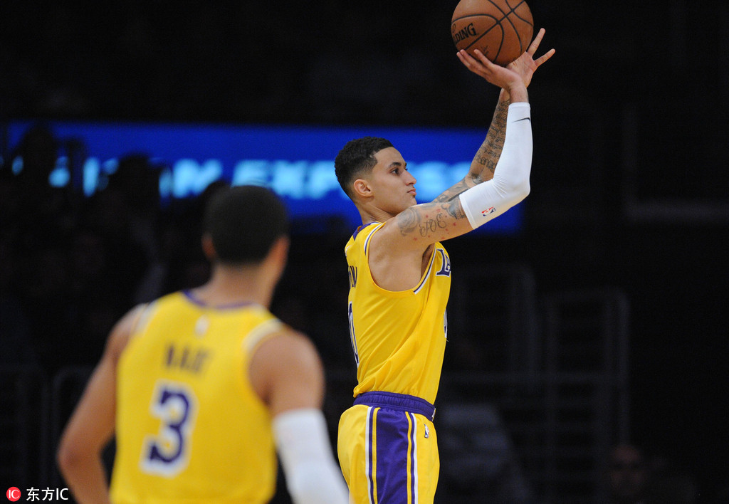 西班牙男篮翻盘马刺,凯尔·库兹马送出助攻 西班牙男篮翻盘马刺,凯尔·库兹马送出助攻