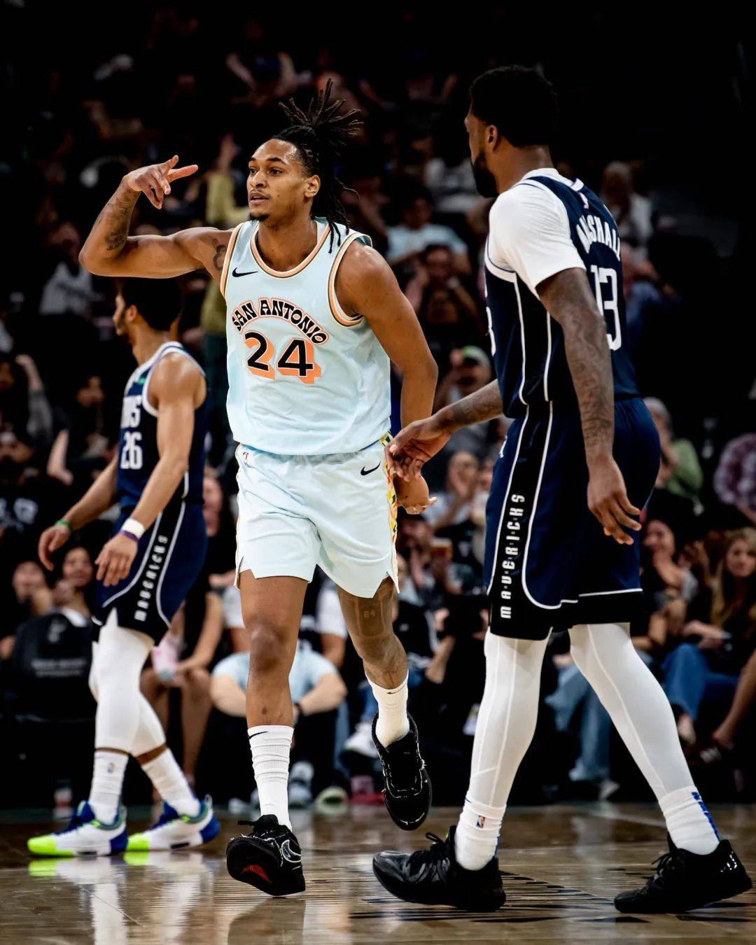 独行侠横扫尼克斯，福克斯绝境逆转的简单介绍