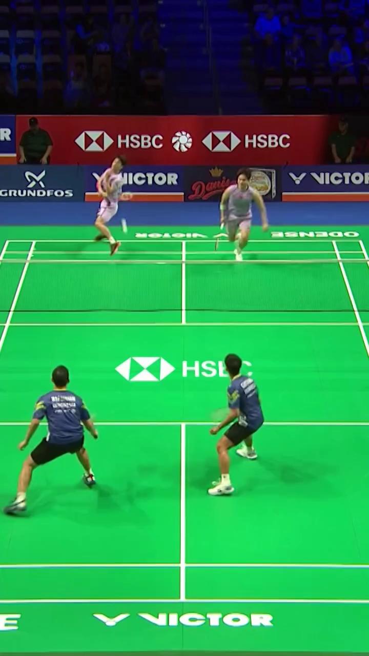 印尼羽毛球队鏖战泰国羽毛球队，林丹制霸全场