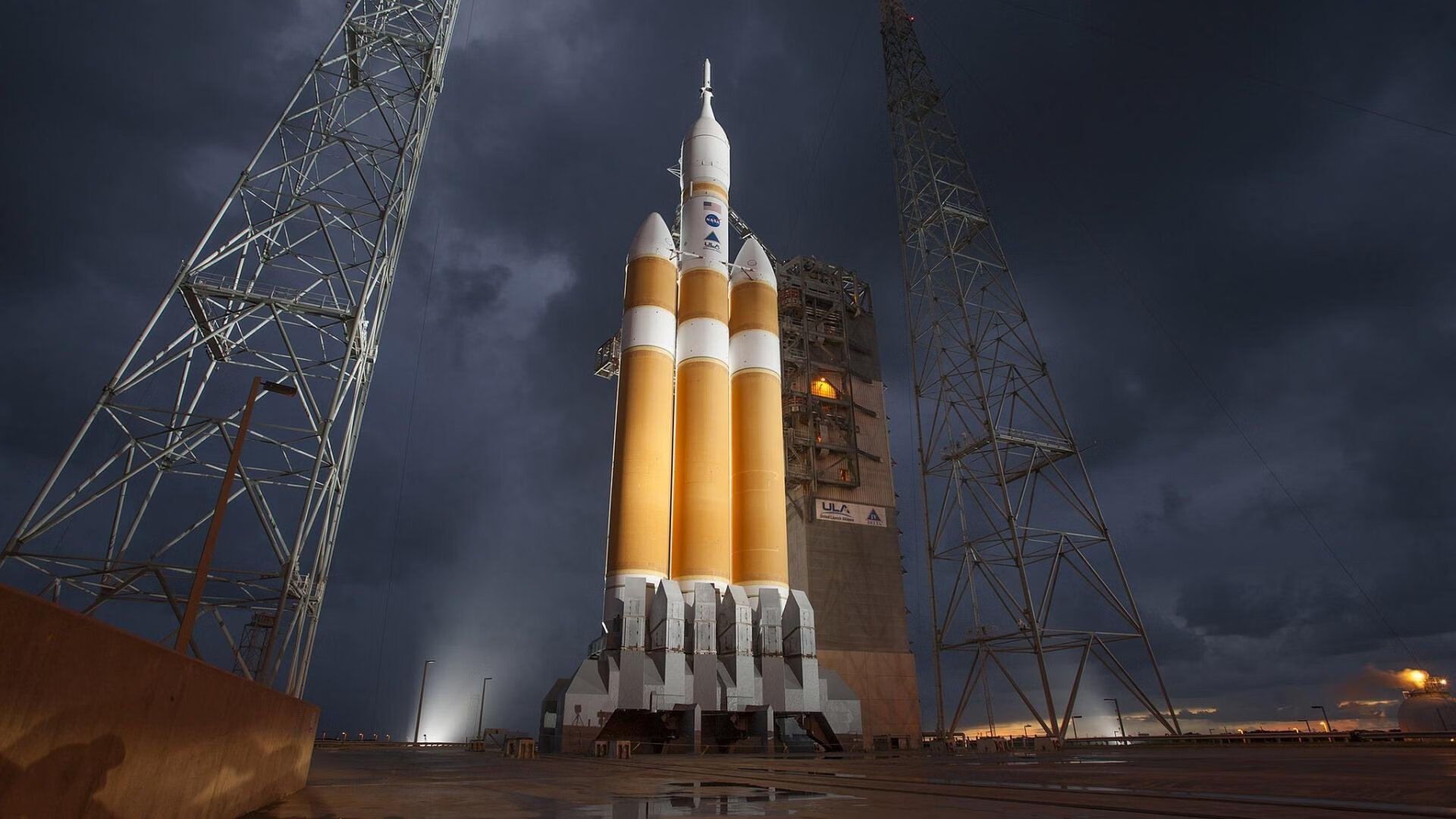 红色狂潮吞噬银色飓风—周冠宇驾驭法拉利上演统治级表演