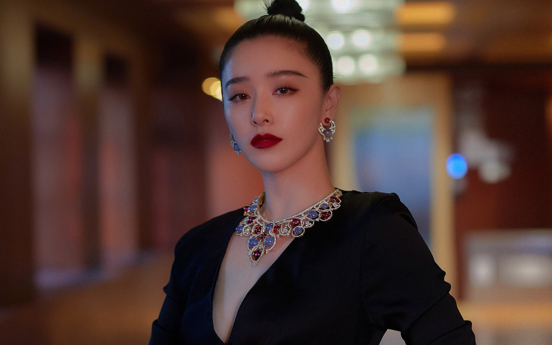 沙漠之盾与非洲雄狮，2026世界杯揭幕战，卡塔尔的压制艺术与奥斯梅恩的致命一击